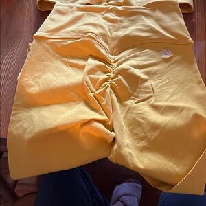 Yellow Scrunch butt Leggings
